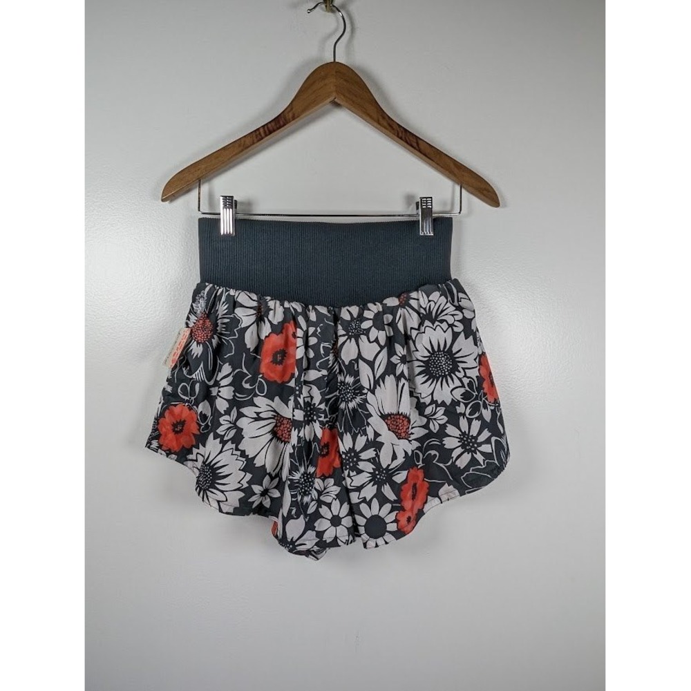 FP Movement Free People Carpe Diem Shorts Size Large Floral Athletic Yoga NEW - Picture 4 of 6